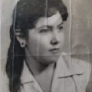 Meet your Posher, Claudia irene